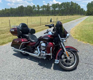 Motocicleta Usada Electra Glide Ultra Classic Low Cruiser Touring 2015, Potente, Suave y Cómoda, en Venta - Product Image 1