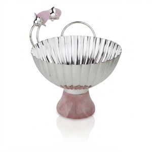 Cuenco de Servir Plateado Hecho a Mano con Base de Rosas, Estilo Elegante, Soporte de Metal Acanalado para Frutas y Chocolate, Ideal para Bodas de Alta Gama - Product Image 1