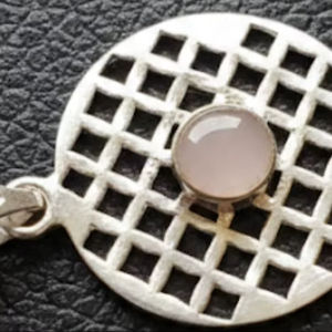 จี้เพชรซิร์คอนคุณภาพสูง ปราศจากสารเคมี ราคาดีที่สุด เครื่องประดับผู้หญิง จี้และสร้อยคอ สไตล์หรูหราเบาๆ แบบเยอรมัน - Product Image 1