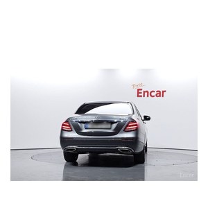 Mercedes-Benz Classe E E300 4MATIC Avantgarde Juin 2019 58 832 km Boîte de vitesses automatique Volant à gauche Sièges en cuir Caméra de recul - Product Image 4
