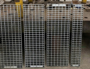 Grilles de drainage antidérapantes en acier galvanisé, résistantes à la corrosion en acier au carbone, design industriel, garantie 1 an - Product Image 1