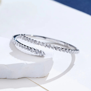 Pulsera Ajustable con Forma de Corazón con Diamantes Cultivados en Laboratorio en Oro de 14K, Joyería Fina Romántica - Product Image 1