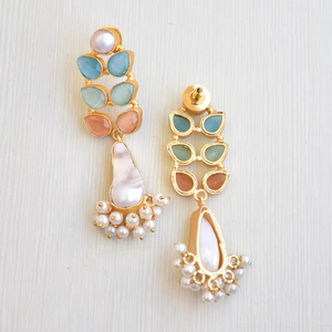 Clous en laiton ornés de pierres précieuses, vente en gros, perles, cristaux de guérison authentiques, texture en laiton mat, style avant-gardiste, qualité supérieure, prêt pour le B2B - Product Image 5