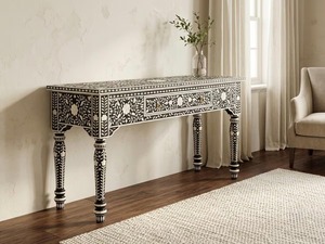 Mesa Consola Artesanal con Incrustaciones de Hueso, Diseño Floral en Blanco y Negro, Estilo Bohemio, Mueble Decorativo para Entrada - Product Image 4