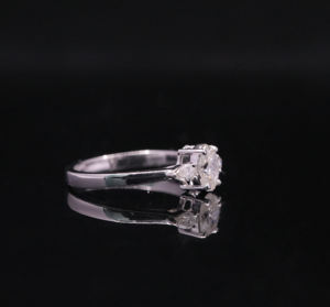 Bague unisexe de luxe Moissanite Street Style King, plaquée argent, sertie à griffes, 0,5 carat - Product Image 1