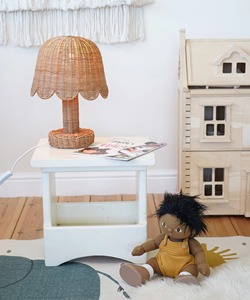 Cesta de almacenamiento hecha a mano con borde de pétalos de color marrón, luces decorativas, ecológica, fabricada en Vietnam, lista para enviar. - Product Image 3