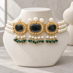 Collar de Perlas Falsas con Piedras Verde Oscuro Chapadas en Oro para Mujer, Joyería Nupcial Pakistaní, Fabricante Mayorista - Product Image 1