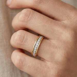 Anillo de media eternidad con diamantes de corte redondo de lujo para unisex, cultivados en laboratorio, con oro sólido de 14K, joyería para fiestas para novias. - Product Image 2