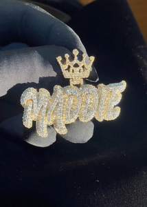 Collier Pendentif Couronne Personnalisé Iced Out Luxe Hip Hop avec Breloque Script Personnalisée et Pierres Micro-Pavées Bling Bling - Product Image 4