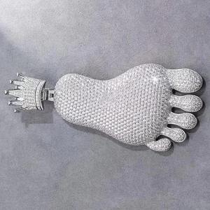 Colgante de Plata con Diamantes Redondos de Moissanita Blanca, Estilo Hip Hop Iced Out, con Diseño de Pie de Rey - Product Image 5