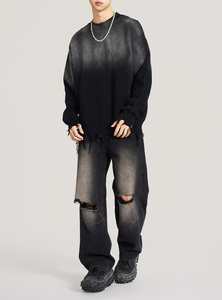 Pull à col rond pour homme, personnalisable en gros, avec finition délavée effet soleil et logo personnalisable pour streetwear haut de gamme. - Product Image 2