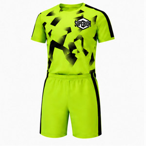 Collection d'uniformes de football personnalisés avec tissu athlétique respirant, impression par sublimation et logos personnalisés - Product Image 1