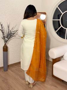Ensemble Kurti en coton et soie Chanderi pour femme avec pantalon et dupatta, col en V, manches trois quarts, broderie, vente en gros, mode - Product Image 2