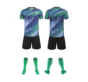 Vêtements de sport confortables pour hommes, uniforme de football 100% polyester, uniforme de football sur mesure pour hommes - Product Image 1