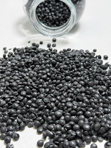 Masterbatch de carbone noir de qualité supérieure pour PE, PP, composants automobiles et d'ingénierie, stabilité thermique et UV, soufflage de film - Product Image 1