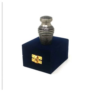 Long Lasting High Quality Durable Decorative Metal Urn for Ashes Suitable for Memorial and Tribute Ceremonies from India - Product Image 4