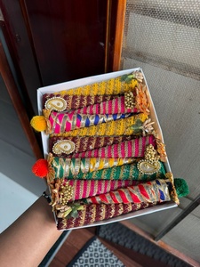 Juego de Borlas Latkan Festivas Clásicas, Borlas de Tela Bordadas a Mano para Diwali - Product Image 2