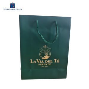 Sacs de shopping en kraft recyclé personnalisés OEM, sacs en papier résistants et imperméables pour l'emballage de détail et l'utilisation en e-commerce - Product Image 6