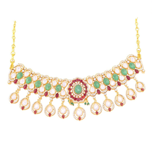 Ensemble de colliers ras du cou de style ethnique de créateur avec pierres Polki Kundan, chaînes dorées ornées de perles, diamants et zircons - Idéal pour mariages et fêtes - Product Image 2
