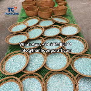 Nouveaux plateaux de service ronds en rotin élégants avec nacre Une touche élégante pour votre maison et votre cuisine - Product Image 4