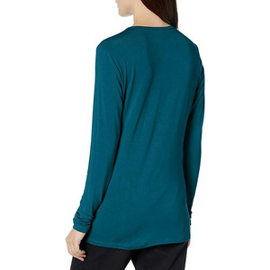 T-shirt de performance athlétique à manches longues pour femme – Haut de sport anti-humidité avec impression de logo personnalisé - Product Image 2