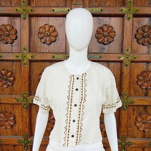 Blusa Corta Bordada Blanca Estilo Bohemio para Mujer, Cuello Redondo, Manga Corta, Algodón, Informal, Verano, con Diseño de Paneles Geométricos - Product Image 1