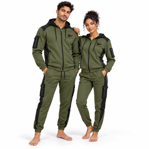 Rehaussez votre collection de vêtements avec des ensembles de survêtements tendance pour couples, dotés de designs élégants et d'un style moderne. - Product Image 1