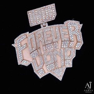 Pendentif personnalisé en moissanite glacée, en argent 925 plaqué or rose, style hip-hop, avec chaîne et médaillon lettre, idéal pour les occasions festives - Product Image 3