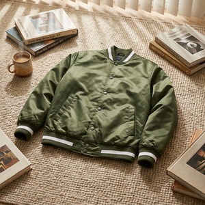 Chaqueta Varsity Verde para Hombre, Color Sólido, Logotipo Bordado en Chenilla Personalizado, Cuello Camisero, Ropa Casual de Otoño - Product Image 4