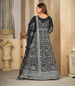 Traje Anarkali azul para mujer, de alta demanda, con mangas 3/4, de tela Santoon, semicosturado, para fiestas y bodas. - Product Image 3