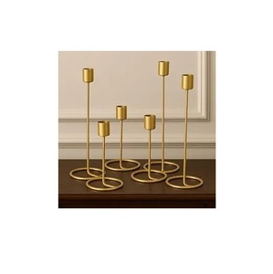 Porte-bougie en céramique élégant de qualité export avec finition lisse, idéal pour la décoration de chambre et de salon, disponible à la vente - Product Image 1