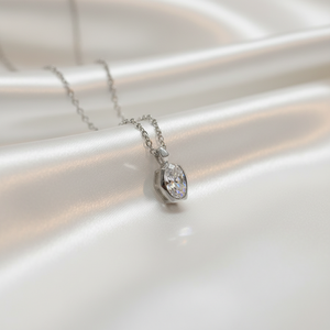 Collier pendentif bouteille délicat en argent sterling 925 avec chaîne à maillons, serti d'un zircon ovale de 2,00 carats, tendance, pour femme - Product Image 5