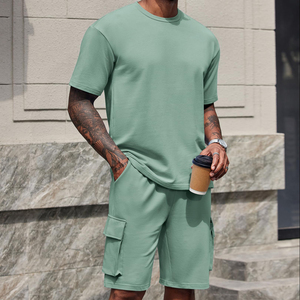 Nouvel ensemble de jogging 2 pièces pour homme, design estival, fin, à séchage rapide, avec haut à manches courtes et short de sport - Product Image 3