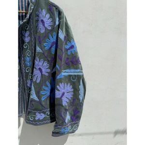 Blazer en velours Suzani pour femmes ouzbèkes, broderie florale à la main, col mandarin, manches longues, veste d'automne - Product Image 4
