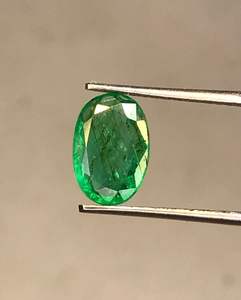 ESMERALDA NATURAL FACETADA SUelta de 8.60X6MM, Corte Oval. Hermosa Esmeralda para Joyería. - Product Image 2