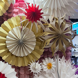 Vente en gros de décorations en papier nid d'abeille de Noël Fournitures de fête plates pour les arts et les occasions - Product Image 4