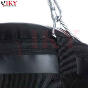 Kit d'entraînement complet de boxe, sac de frappe robuste noir avec chaînes de suspension pivotantes et rembourrage déchiqueté pour MMA - Product Image 4