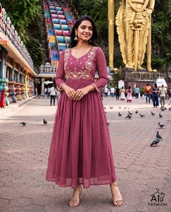เลอราแนท แฟชั่น ชุดออกแบบใหม่สำหรับผู้หญิง สวมใส่ในงานแต่งงานและงานเทศกาล สไตล์อานาร์กาลี ทำจากวัสดุรีไซเคิลอย่างดี ความยาวระดับข้อเท้า ทรงปกติ - Product Image 1