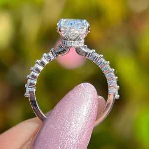 ชุดแหวนหมั้นมอยส์ซาไนต์ทรงรี 3 กะรัต: แหวนแต่งงานทองคำ 14K แบบโซลิแทร์ - Product Image 6