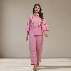Ensemble deux pièces en coton brodé floral rose pour femme, col chemise, manches trois quarts cloche, coupe ample, tenue décontractée d'été - Product Image 6