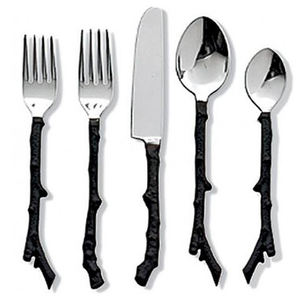 Juego de cubiertos de acero espejado negro de cinco piezas para servir ensaladas y comida china: cuchara, cuchillo y tenedor - Product Image 1