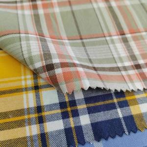 Tissu Seersucker Teint en Fil 100% Coton Nantong, Absorbant l'Humidité, Respirant, Poids Moyen 135 GSM pour Chemises à Carreaux pour Hommes - Product Image 2