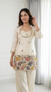 Conjunto de Kurta, Pantalón y Dupatta de Seda Chanderi de Lujo para Mujer, con Bordado de Lentejuelas, Seda Bordada para Ocasiones Festivas - Product Image 2