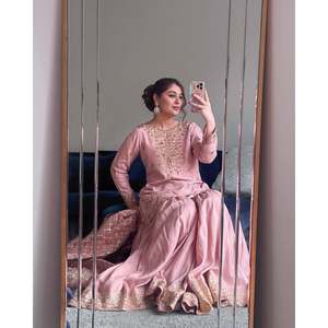 ชุดเสื้อผ้าอินเดียและปากีสถานที่สง่างามสำหรับงานปาร์ตี้ชุดบนสุดล่างและชุด dupatta - Product Image 3