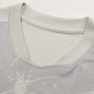 Camiseta Profesional para Deportes Electrónicos, Duradera, 100% Poliéster, Antiarrugas, Colores y Logotipos Personalizados, Secado Rápido, Cuello en V - Product Image 3
