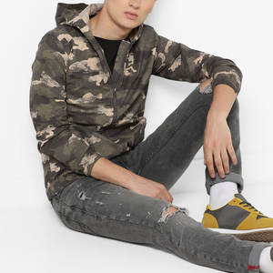 Sudadera con capucha de camuflaje personalizada de moda para hombre, estilo moderno, para gimnasio y fitness. - Product Image 4