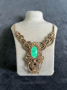 Collier Statement en Macramé Fait Main avec Malachite, Cordon Marron Bohème, Bijou Artisanal en Pierre Précieuse, Cristal de Guérison, Vente en Gros - Product Image 2