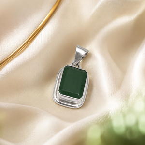Colgante Hexagonal de Aventurina Verde, Piedra Preciosa, para Hinduísmo Religioso, Unisex, para Aniversarios y Otras Ocasiones - Product Image 2