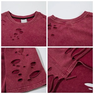 เสื้อยืดคอกลมแขนสั้นทรงปกติสำหรับผู้ชาย สีแดงเลือดหมู ผ้าฝ้ายเจอร์ซีย์ 100% ระบายอากาศได้ดี สไตล์สตรีท ดีไซน์ขาดๆ แบบดิสเทรส - Product Image 4