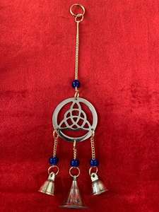 Campanas Colgantes con Cuentas, Campanas de Viento Triquetra para Decoración del Hogar, Tres Campanas de Metal, por Indian Consigners - Product Image 4